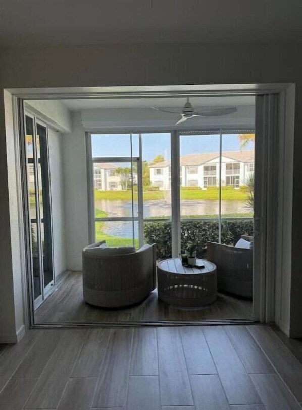 Interior - Lovely & relaxing summer condo with lake view-Pelican Bay (Naples)