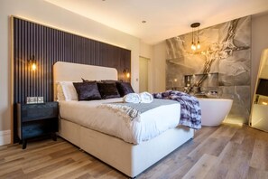 3 habitaciones, escritorio, tabla de planchar con plancha y wifi gratis 