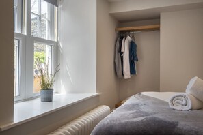 3 多间卧室、办公桌、熨斗/熨衣板、旅行婴儿床