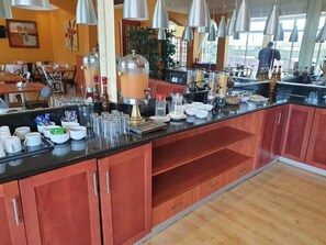 Dining - Hotel Cube (Berea)