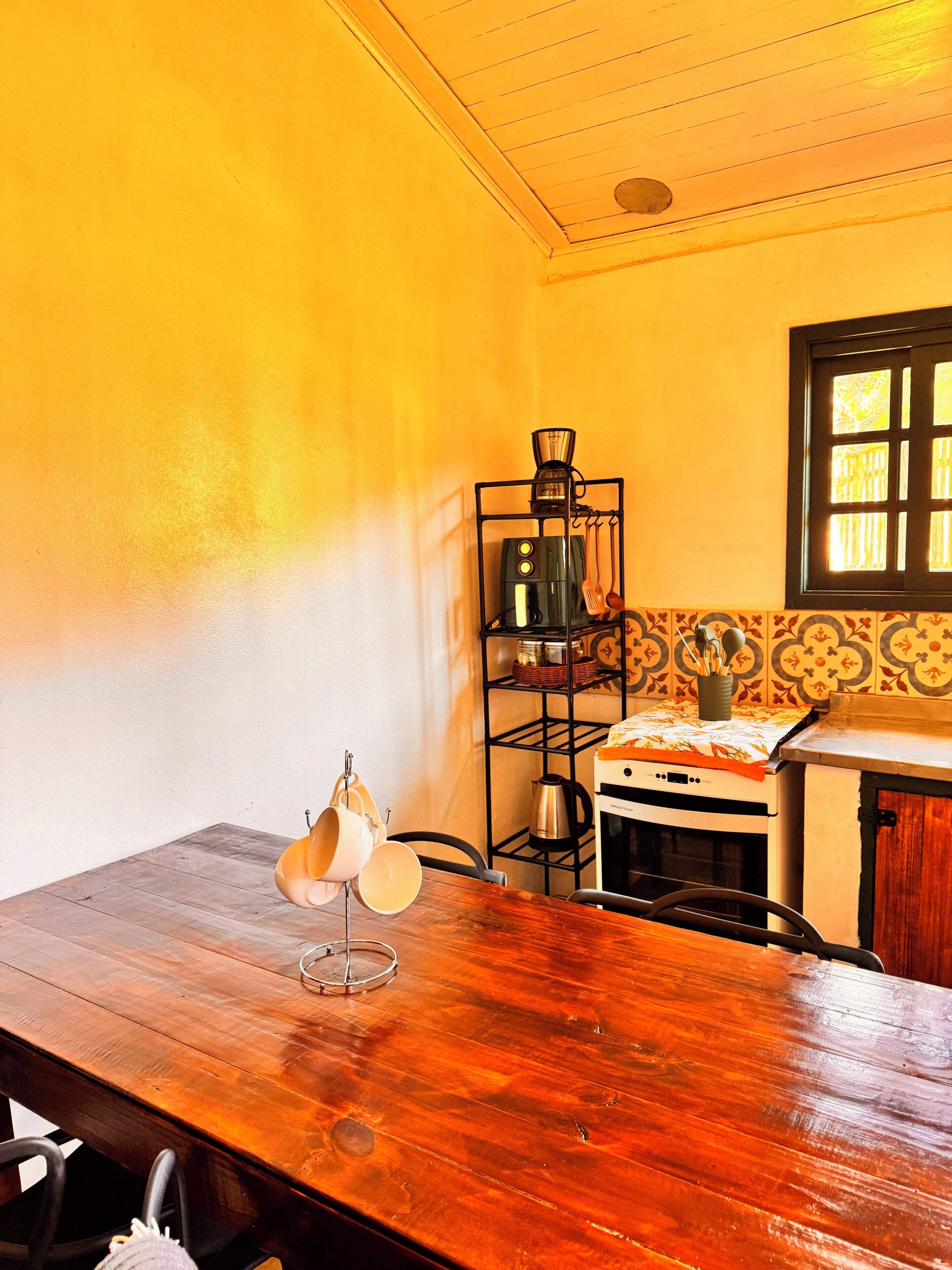 Cottage familiare, caminetto, vista lago | Cucina privata | Frigorifero, microonde, macchina per tè/caffè, bollitore elettrico