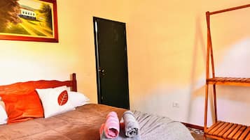Family Cottage, Fireplace, Lake View | 1 bedroom, free WiFi, bed sheets