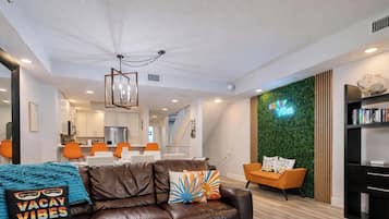 Smart TV, futbolito, tenis de mesa y libros