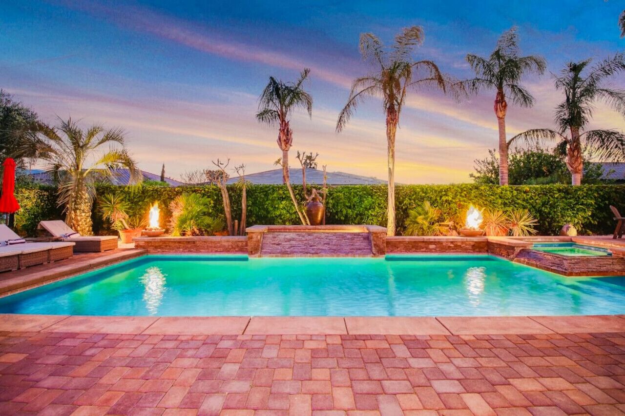 Et oppvarmet basseng