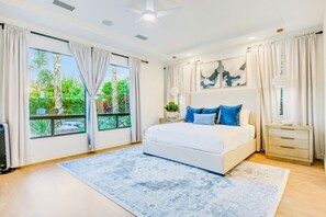 5 habitaciones, escritorio y tabla de planchar con plancha 