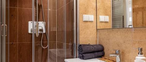 Hair dryer, towels