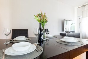 Dining - Wrocław Apartment - Balcony, Park and Tram nearby - by Rentujemy (Wroclaw)