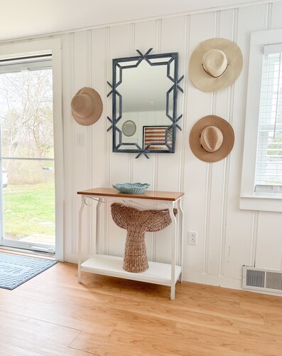 Coastal Cottage in Pocasset - 0.5 mile to beach