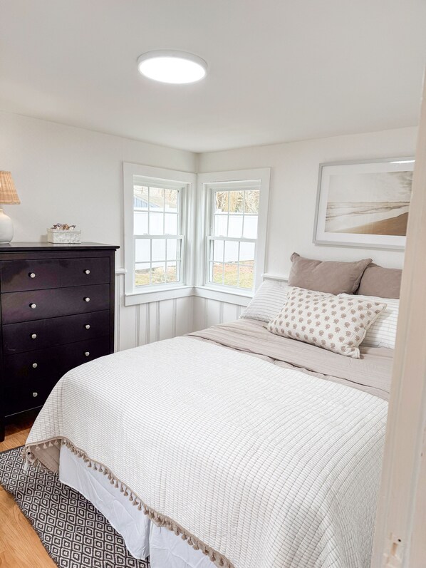 3 bedrooms, desk, iron/ironing board, WiFi