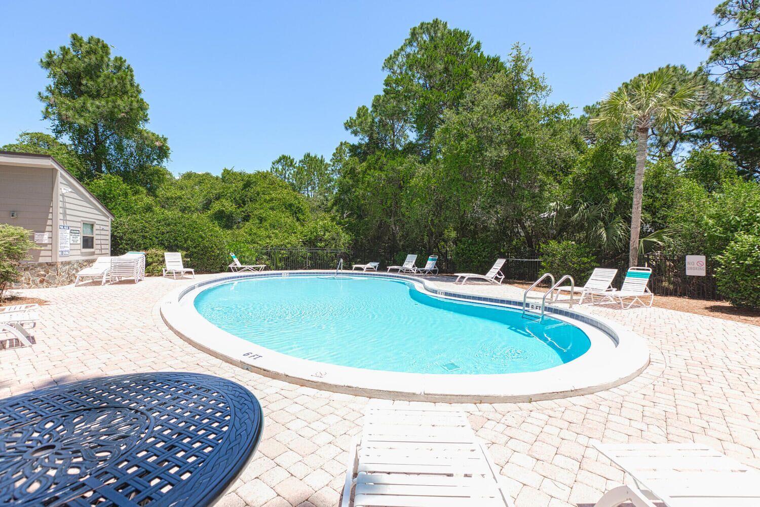 🏖 5-minute Walk to Beach 🌊 2 Community Pools ☀️Nature Trails🏄🏼 and More!