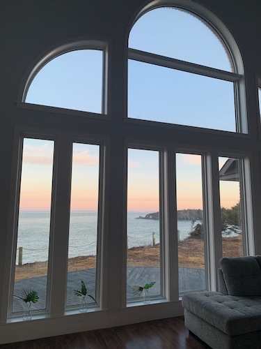 INCREDIBLE ocean cliff views at your doorstep on very private acreage + parking.