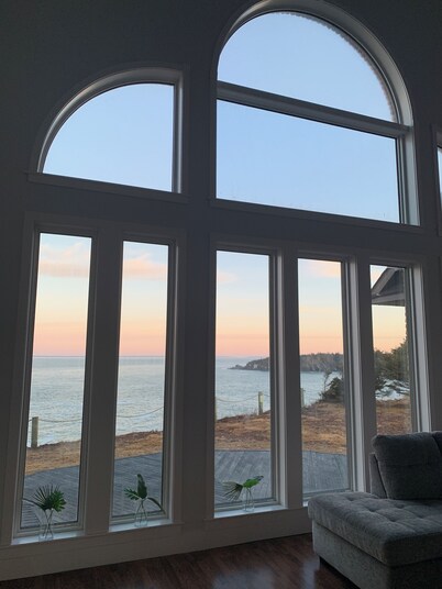 INCREDIBLE ocean cliff views at your doorstep on very private acreage + parking.