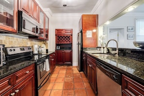 Fridge, microwave, oven, stovetop - The James Leonard House with Pool! (Savannah)