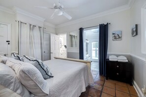 2 chambres, fer et planche à repasser, lit parapluie, Wi-Fi gratuit