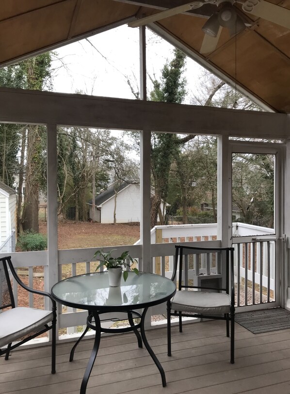 Property grounds - Cozy Bungalow Best Neighborhood Convenient Location (Winston-Salem)