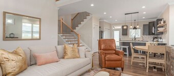 Brand New Modern House - Walk to Main Street