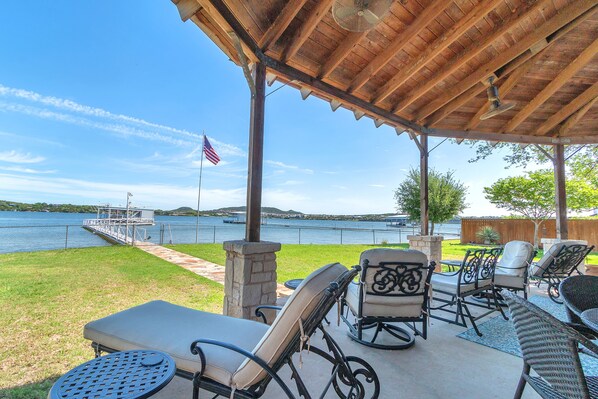 Terrace/patio - Possum Point Lakeside Retreat (Graford)