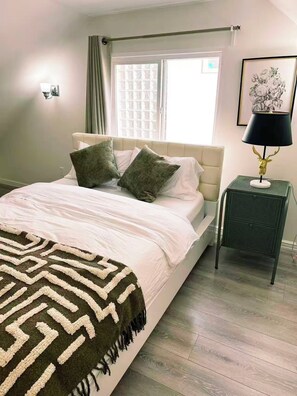 4 soveværelser, skrivebord, strygejern/strygebræt, gratis Wi-Fi