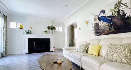 4 big bedrooms 2bathroom with tub and shower
6mins to airport 20mins to downtown