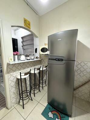 Family Apartment | Private kitchen | Fridge, microwave, oven, blender - Apartamento Copa Friends HIR 40 (Rio de Janeiro)
