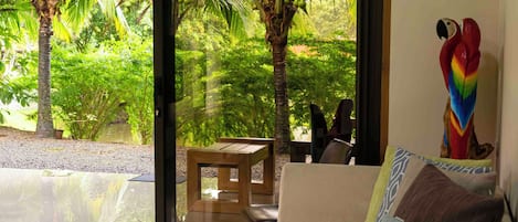 Perhehuvila, 1 makuuhuone | Oleskelualue | 55–tuumainen äly-TV, jossa digitaalikanavat