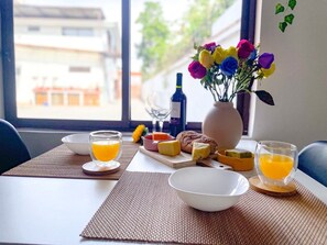 Dining - [Suite Minimal Chic] 4min City center (Cuenca)