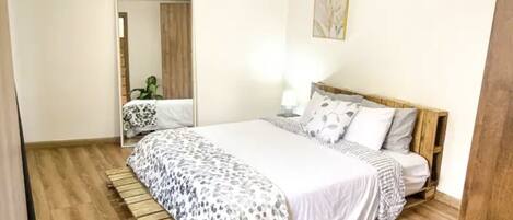 1 quarto, Wi-Fi de cortesia, roupa de cama