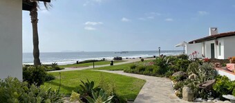 Cozy condo 2 minutes from the beach at a tennis resort gated community