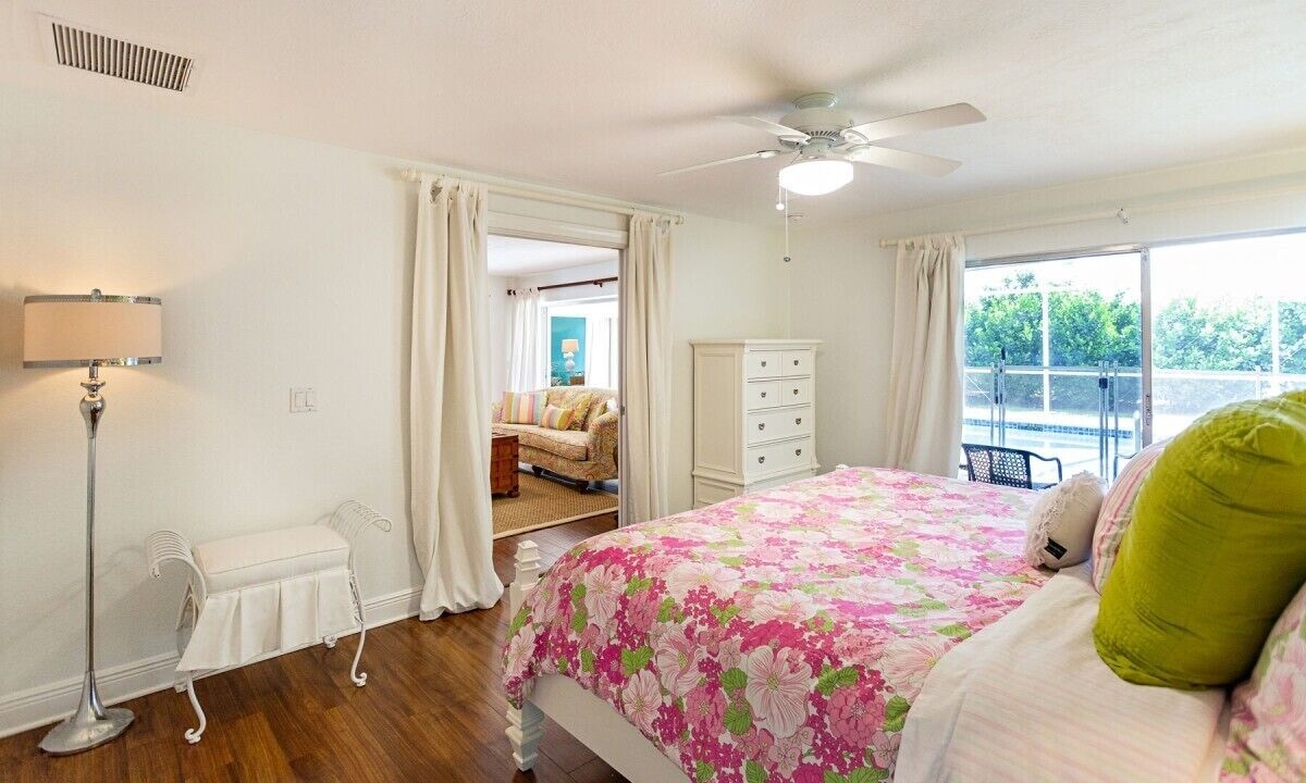 Photo 20 of House west of 41: 10 min. walk to beach, park, arts, restaurants and shopping!