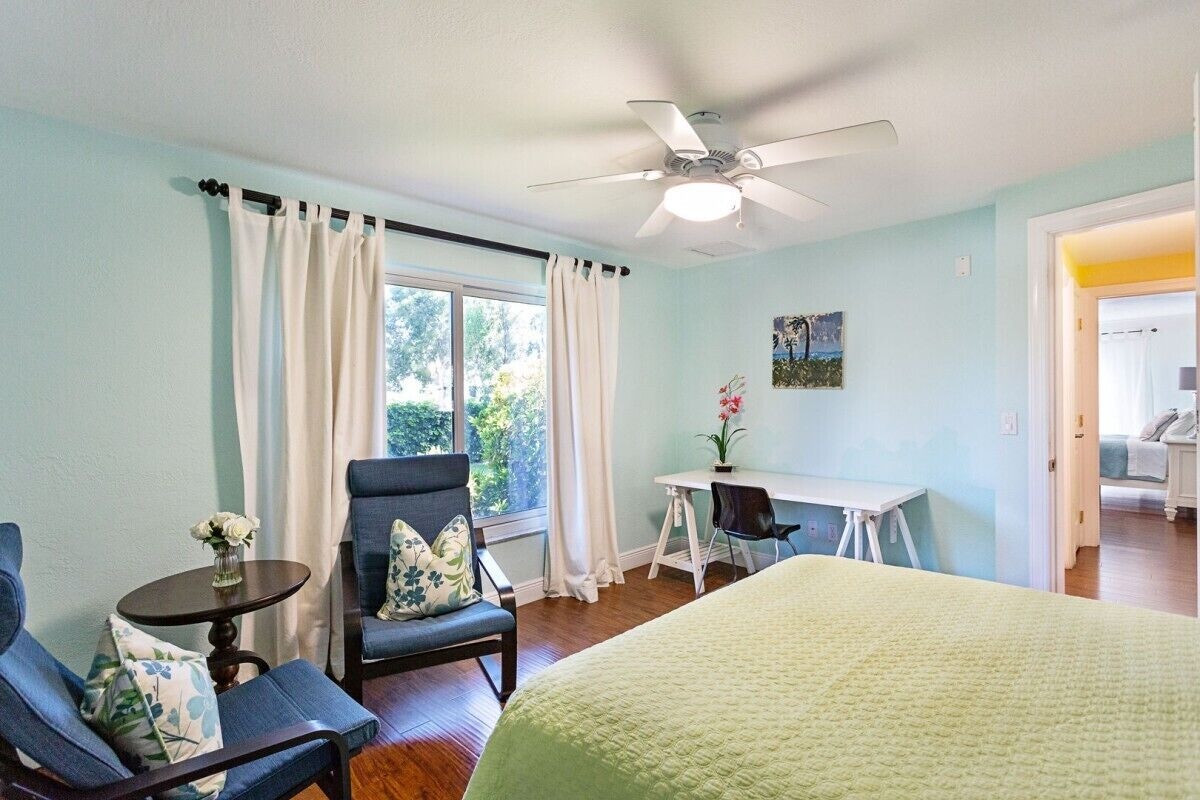 Photo 32 of House west of 41: 10 min. walk to beach, park, arts, restaurants and shopping!