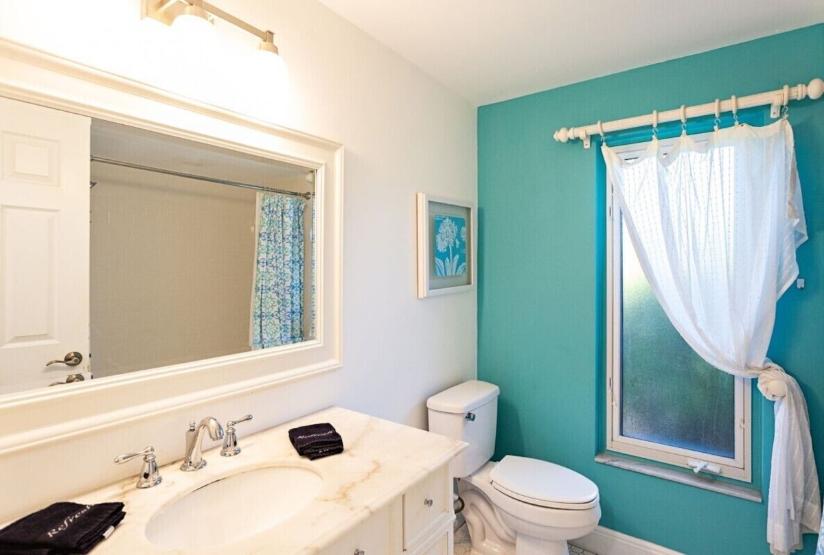 Photo 34 of House west of 41: 10 min. walk to beach, park, arts, restaurants and shopping!