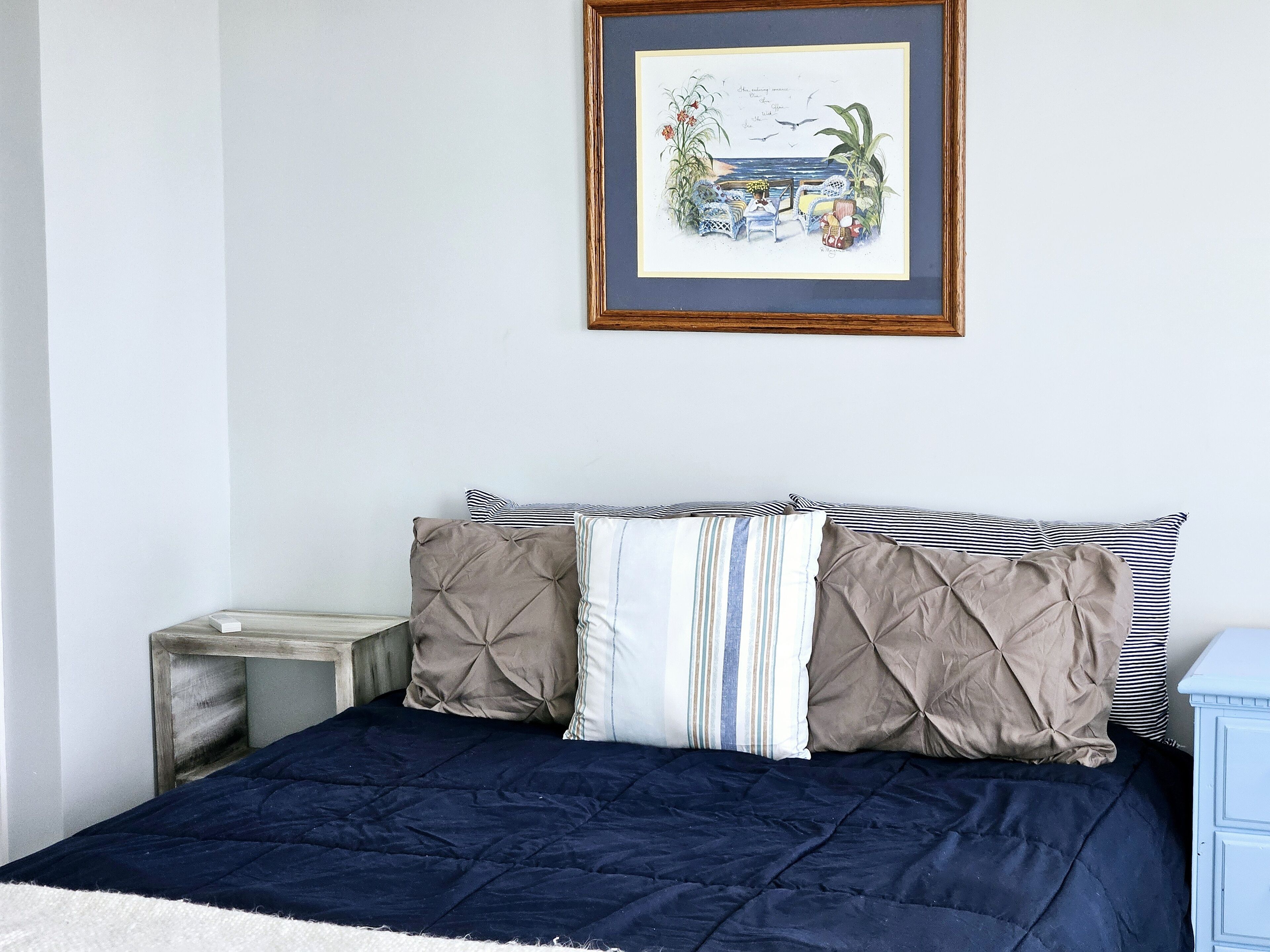 1 soverom, skrivebord, wi-fi (inkludert) og sengetøy