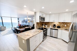 Condo, 2 Bedrooms | Private kitchen | Full-size fridge, microwave, oven, stovetop - Ocean View Luxury Condo (San Diego)