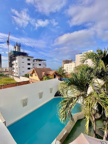 Hotel Madrigal Manta Beach