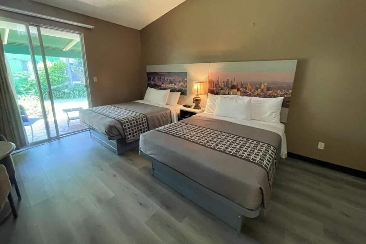 Habitación Deluxe con 1 cama matrimonial o 2 individuales | Sábanas italianas Frette, ropa de cama de alta calidad y escritorio