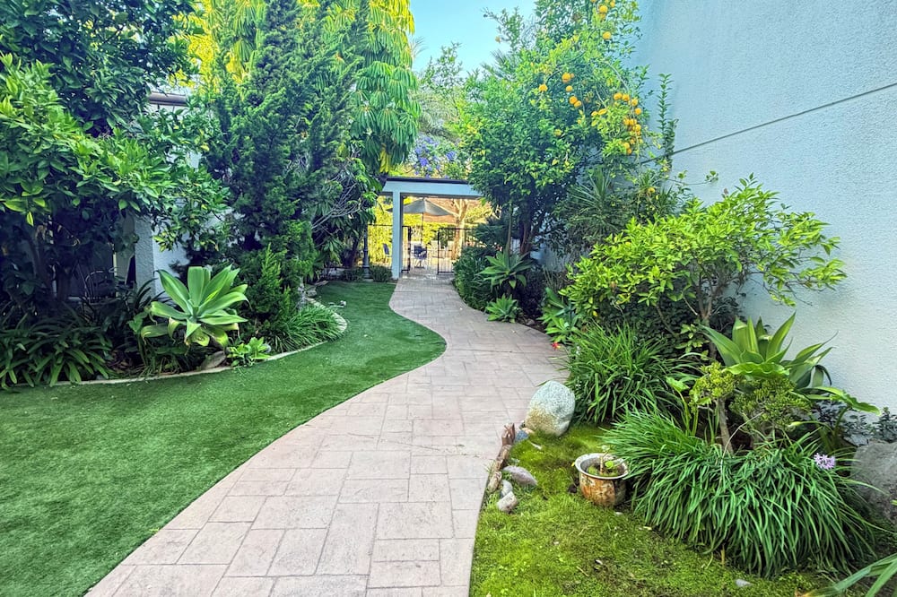 Hotel Pacific Garden