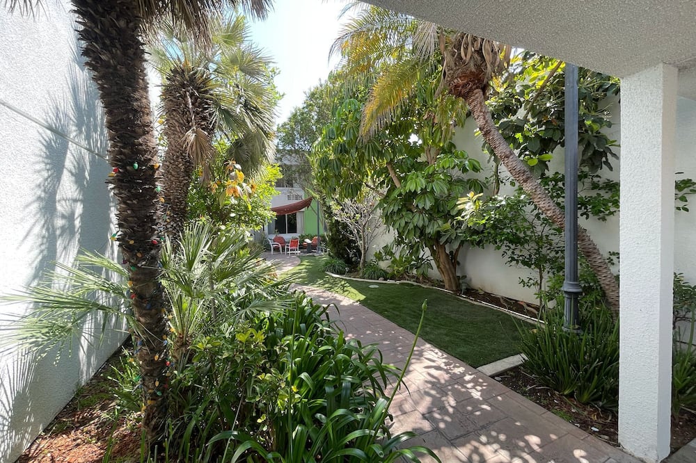 Hotel Pacific Garden