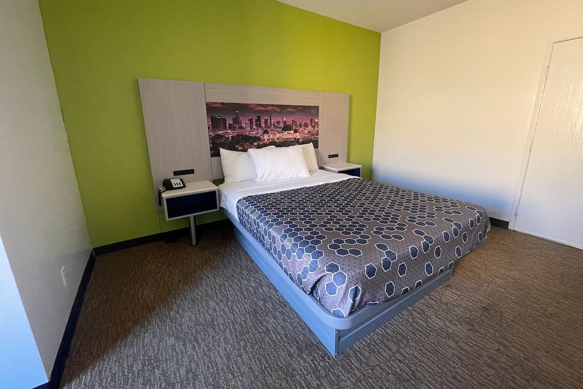 Habitación doble Confort | Sábanas italianas Frette, ropa de cama de alta calidad y escritorio