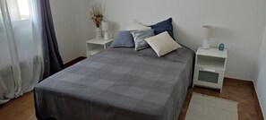 2 camere, una scrivania, Wi-Fi gratuito