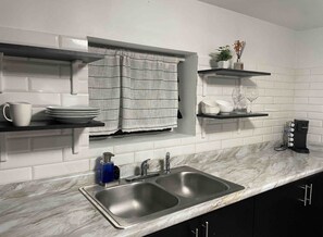 Paper towels - Trendy Unit-15mins to downtown! (Chicago)