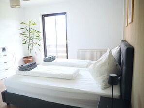 2 chambres, bureau, fer et planche à repasser, Wi-Fi gratuit