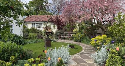 Garden Retreat for two in Thames Ditton Village