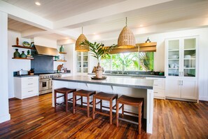 Private kitchen - Oceanfront Rocky Point Hale (Haleiwa)
