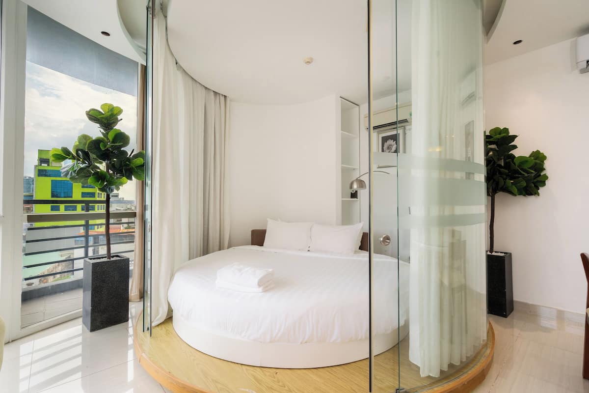 Apartemen Deluks, 2 kamar tidur, dapur, pemandangan kota | 1 kamar tidur, seprai katun Mesir, dan seprai premium