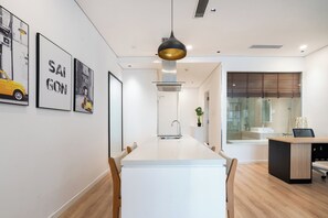 Deluxe Apartment, 1 King Bed, Kitchen, City View | Egyptian cotton sheets, premium bedding, down comforters