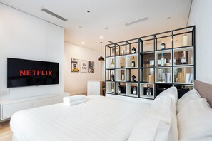 Departamento Deluxe, 1 cama King size, cocina, vista a la ciudad | Sábanas de algodón egipcio, ropa de cama de alta calidad y edredón 