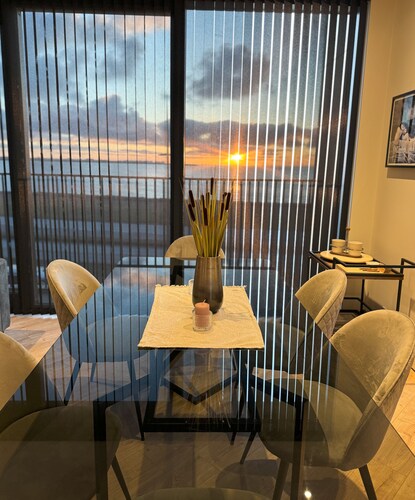 Luxurious modern apartment in Reykjavik with ocean view!