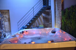 Interior - Appartement de 80m2 Dans Ancien Corps de Ferme Spa, Sauna , Fitness (Jassans-Riottier)