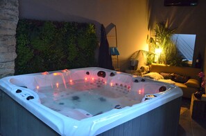 Bain à remous intérieur