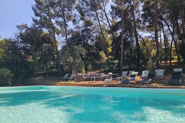 Private swimming pool in a 14,000 m² Mediterranean estate